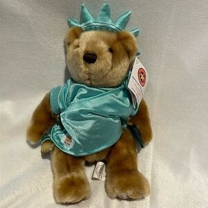 NWT Hard Rock Cafe New York Limited Edition Herrington Teddy Bear Statue